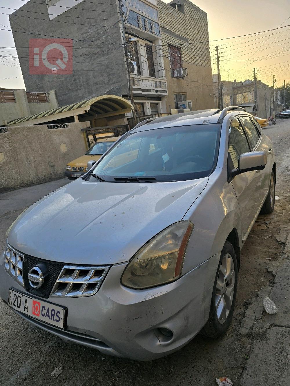 نيسان روج
